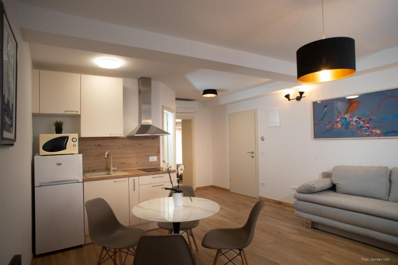 Apartments And Rooms Luan Rovigno Esterno foto