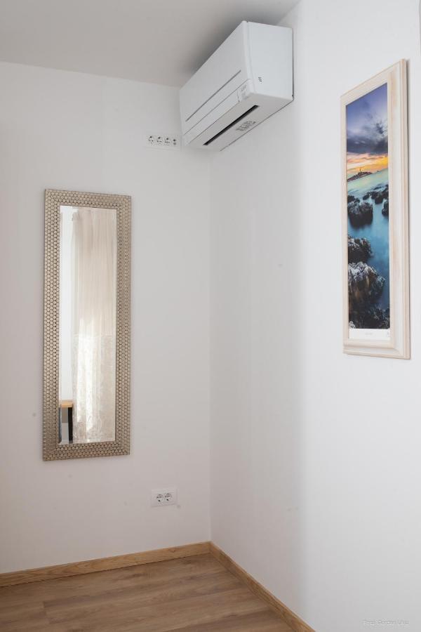Apartments And Rooms Luan Rovigno Esterno foto